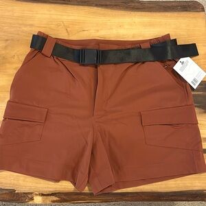 **NEVER WORN** Alder Take a Hike Shorts 3.0 Size Large - Made in Indonesia